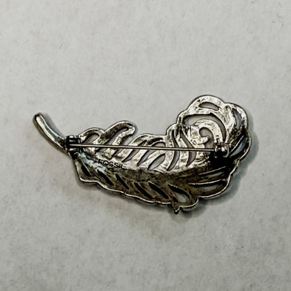 Fossil vintage metal feather pin broach. - Picture 2 of 3